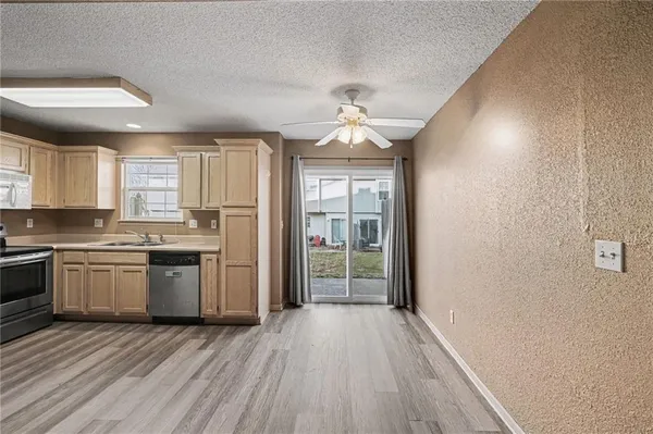 $199,900 | 1412 Southeast Lexington Avenue, Lee's Summit, MO 64081