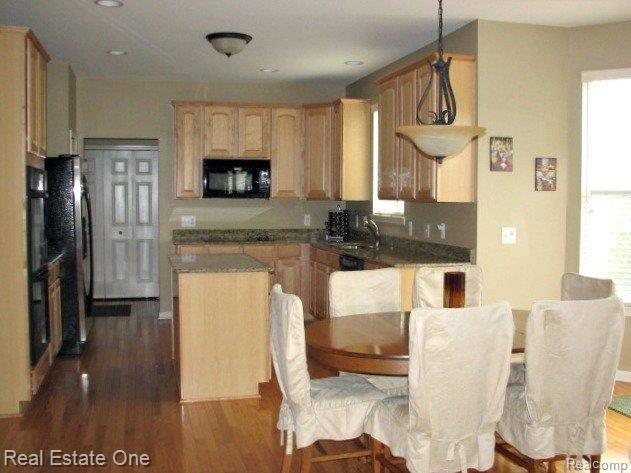 5 Breakfast Room