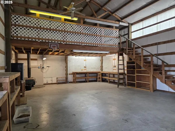 a view of a garage