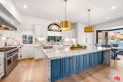 $5,500,000 | 3704 Capstan Circle, Westlake Village, CA 91361