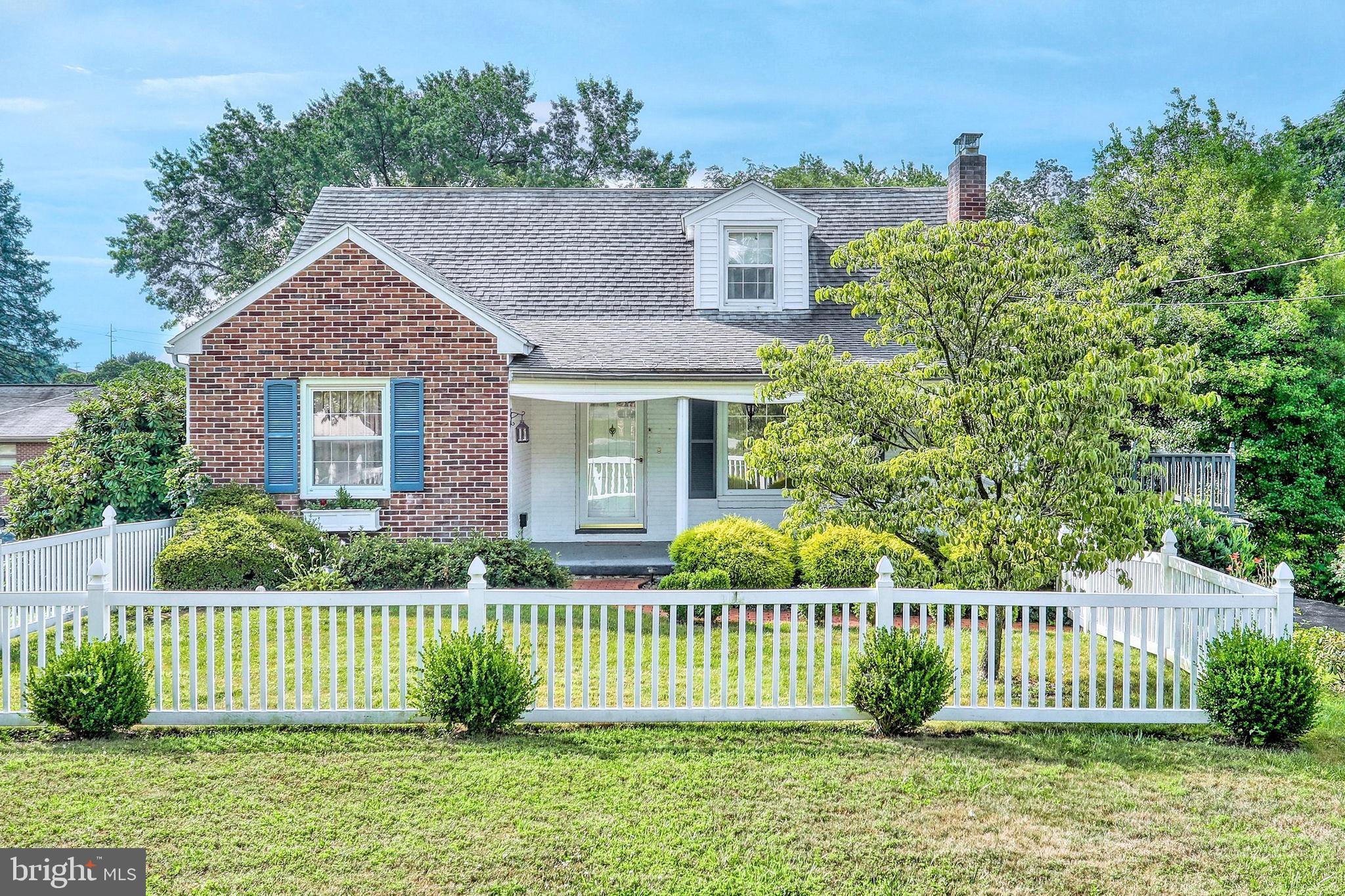 412 Corbin Road York, PA 17403 - Photo 3 of 36