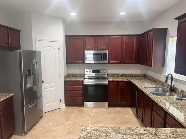 $2,000 | 411 Serene Court, Crestview, FL 32539