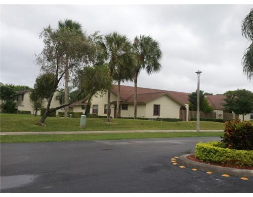 23360 Southwest 53rd Avenue, Unit H Boca Raton, FL 33433 - Photo 9 of 10 Exterior Front