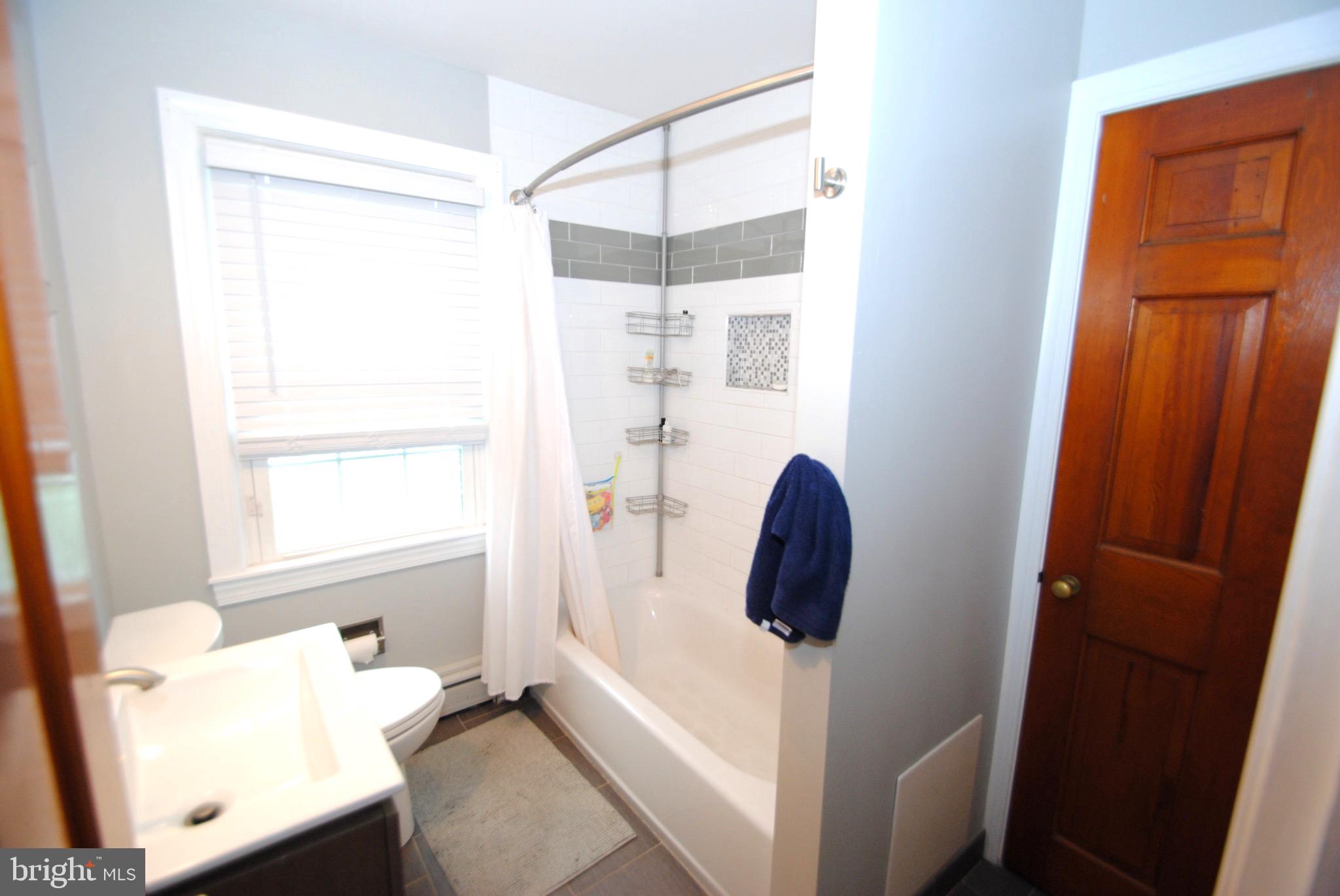 828 Salem Road Burlington, NJ 08016 - Photo 16 of 30 Full Bath Main Floor