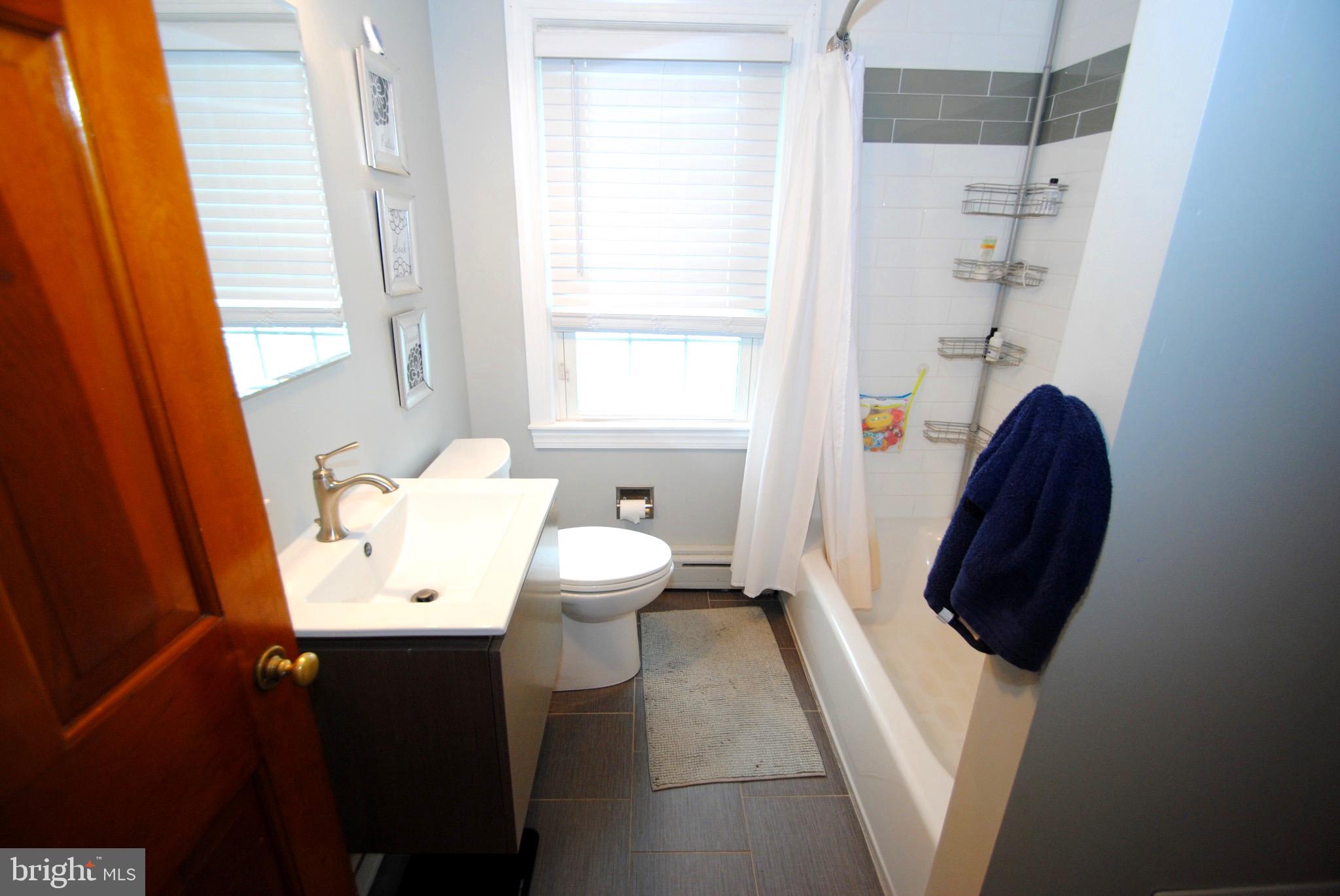 828 Salem Road Burlington, NJ 08016 - Photo 17 of 30 Full Bath Main Floor