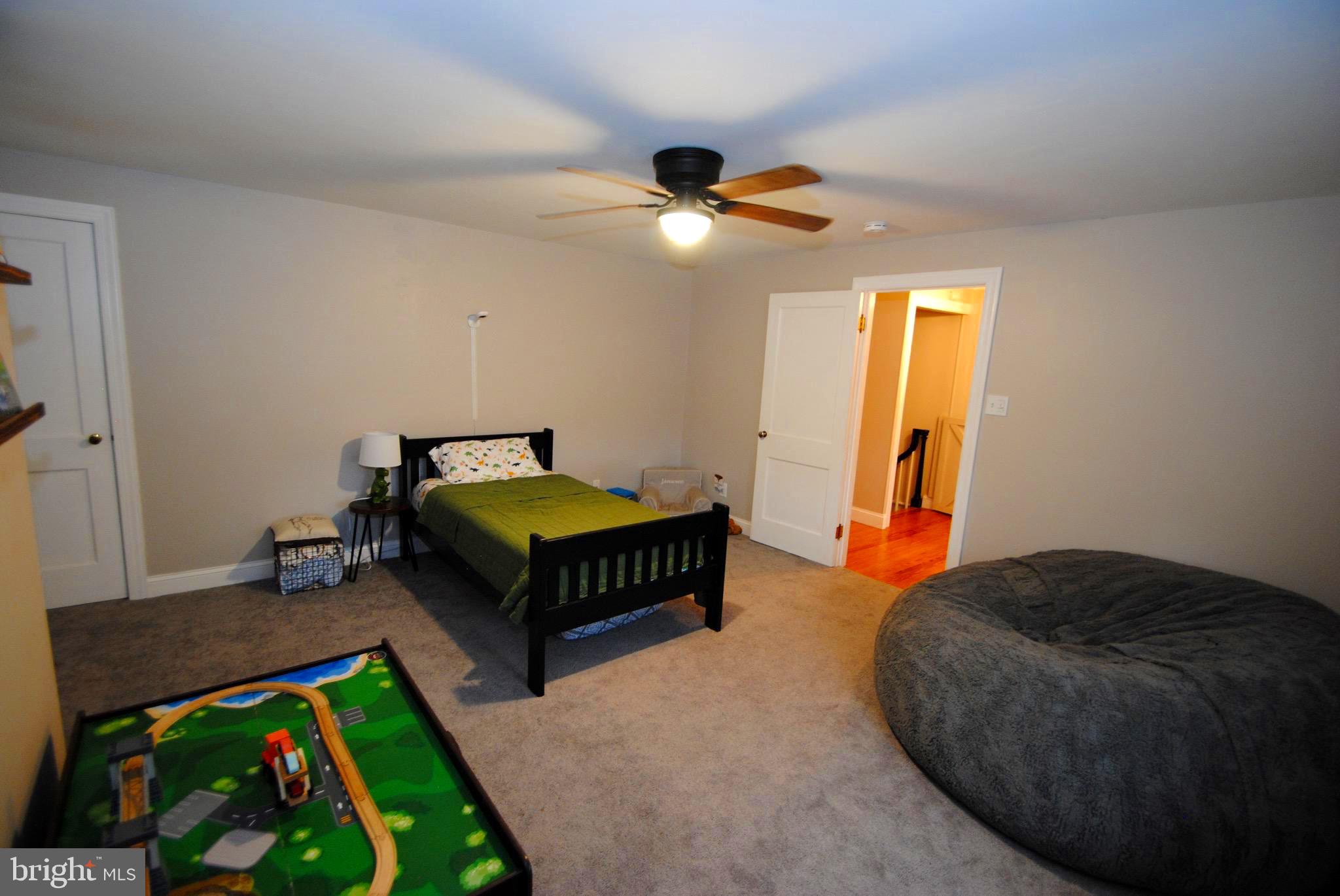 828 Salem Road Burlington, NJ 08016 - Photo 19 of 30 3rd Bedroom 2nd Floor