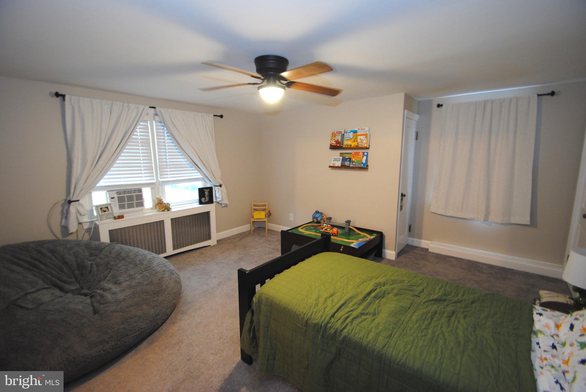 828 Salem Road Burlington, NJ 08016 - Photo 20 of 30 3rd Bedroom 2nd Floor