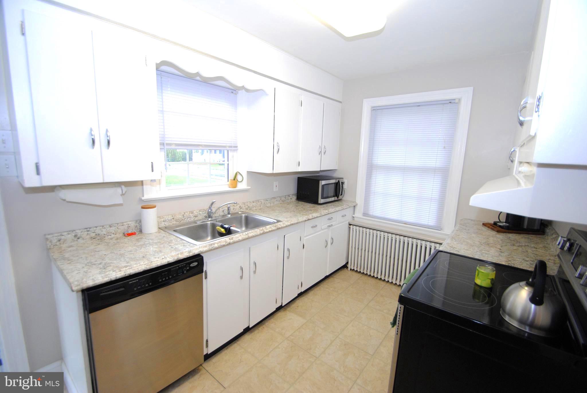 828 Salem Road Burlington, NJ 08016 - Photo 8 of 30 Kitchen