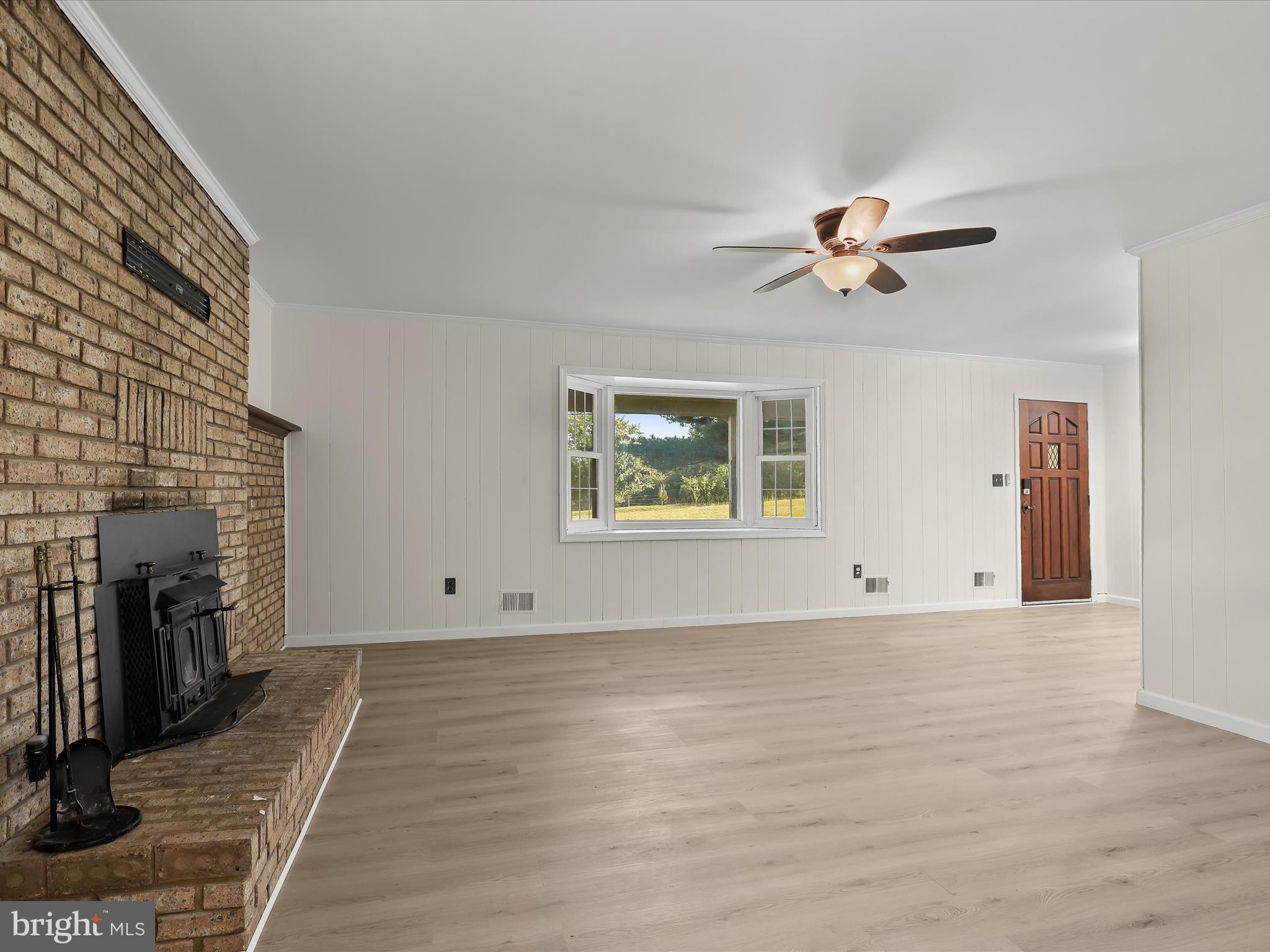 14627 Liberty Road Mount Airy, MD 21771 - Photo 6 of 58 Living Room