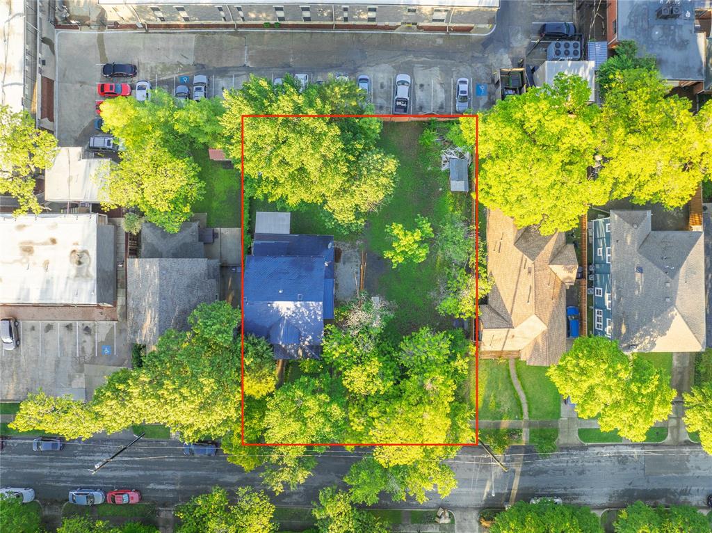 820 Elsbeth Street Dallas, TX 75208 - Photo 9 of 14