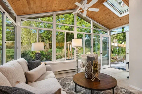 $1,350,000 | 16042 Lake Hills Boulevard, Bellevue, WA 98008