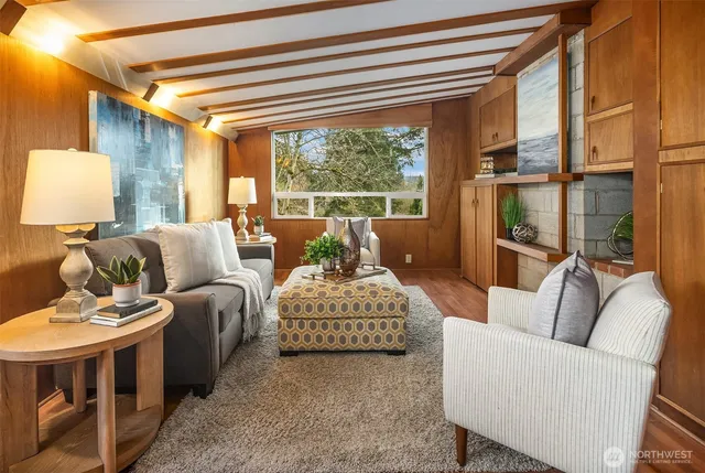 $1,350,000 | 16042 Lake Hills Boulevard, Bellevue, WA 98008