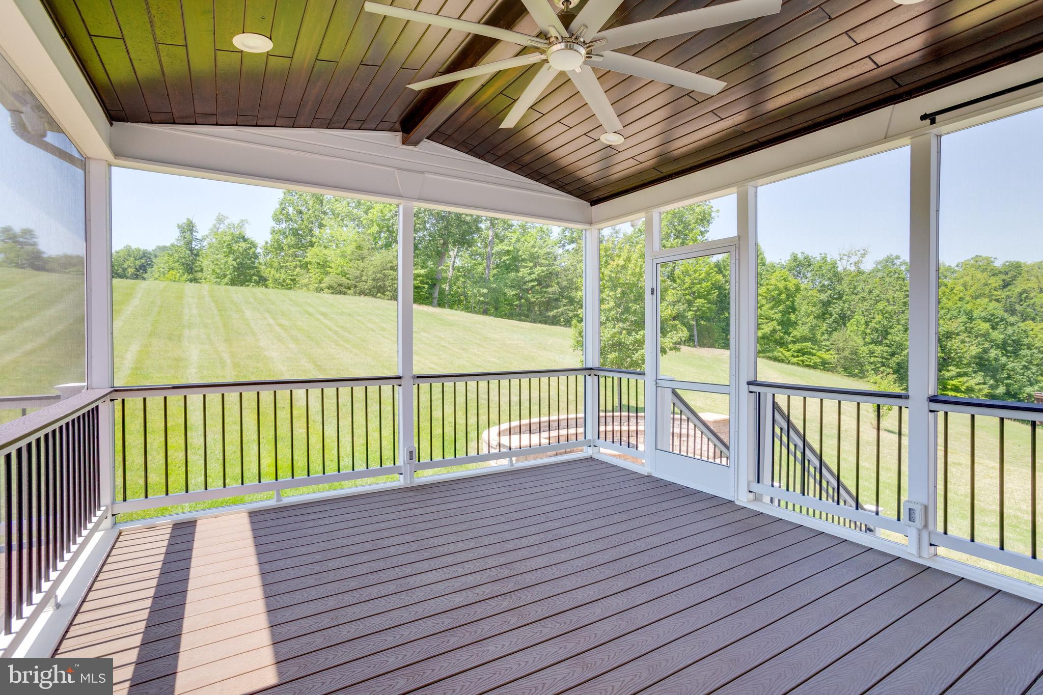 18475 Kerill Road Triangle, VA 22172 - Photo 11 of 99 a view of a wooden deck