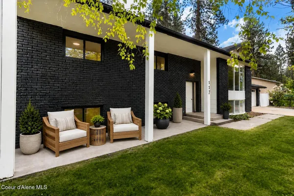$675,000 | 117 South Pinewood Drive, Post Falls, ID 83854