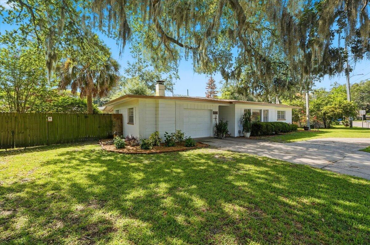 1408 New Jersey Road Lakeland, FL 33803 - Photo 4 of 58 04-Exterior Front