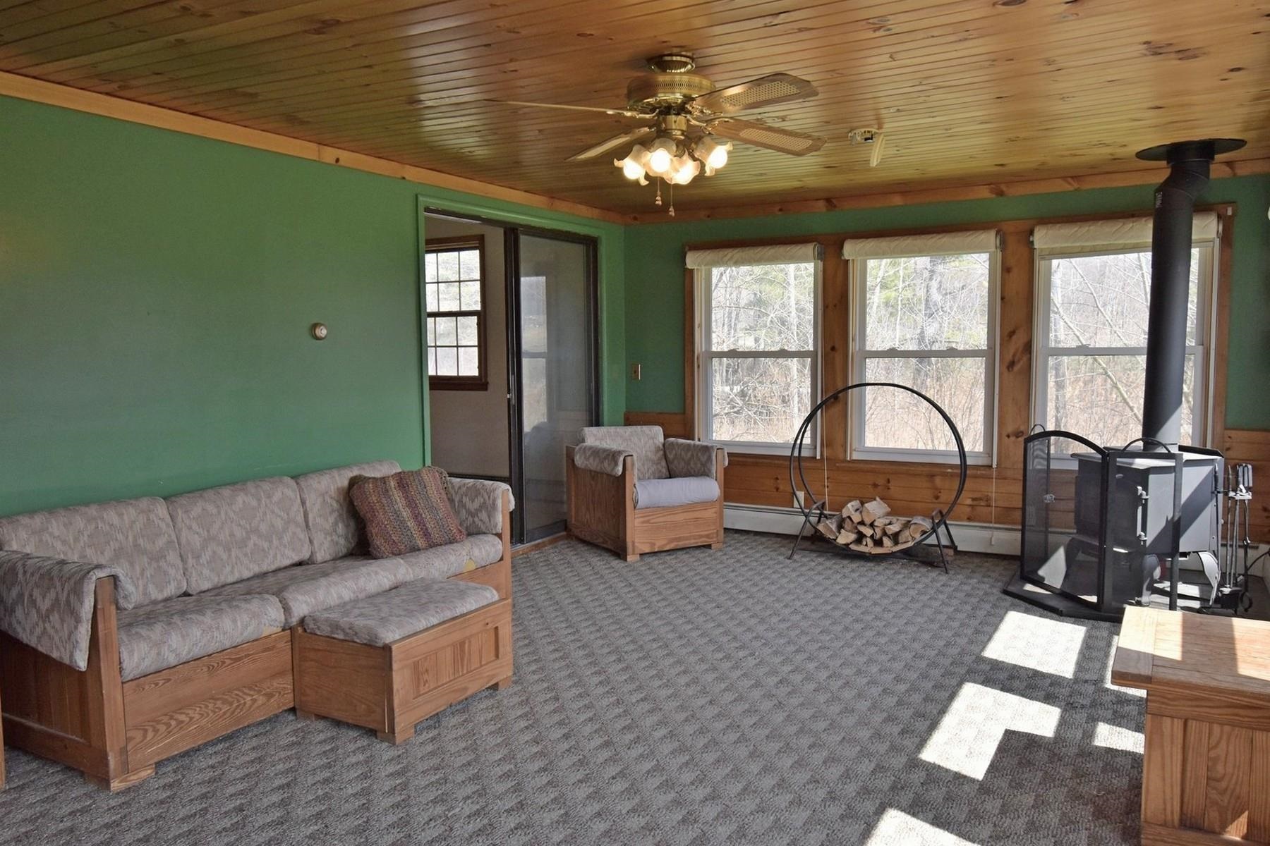 28 Randall Park Road Pittsford, VT 05763 - Photo 13 of 40
