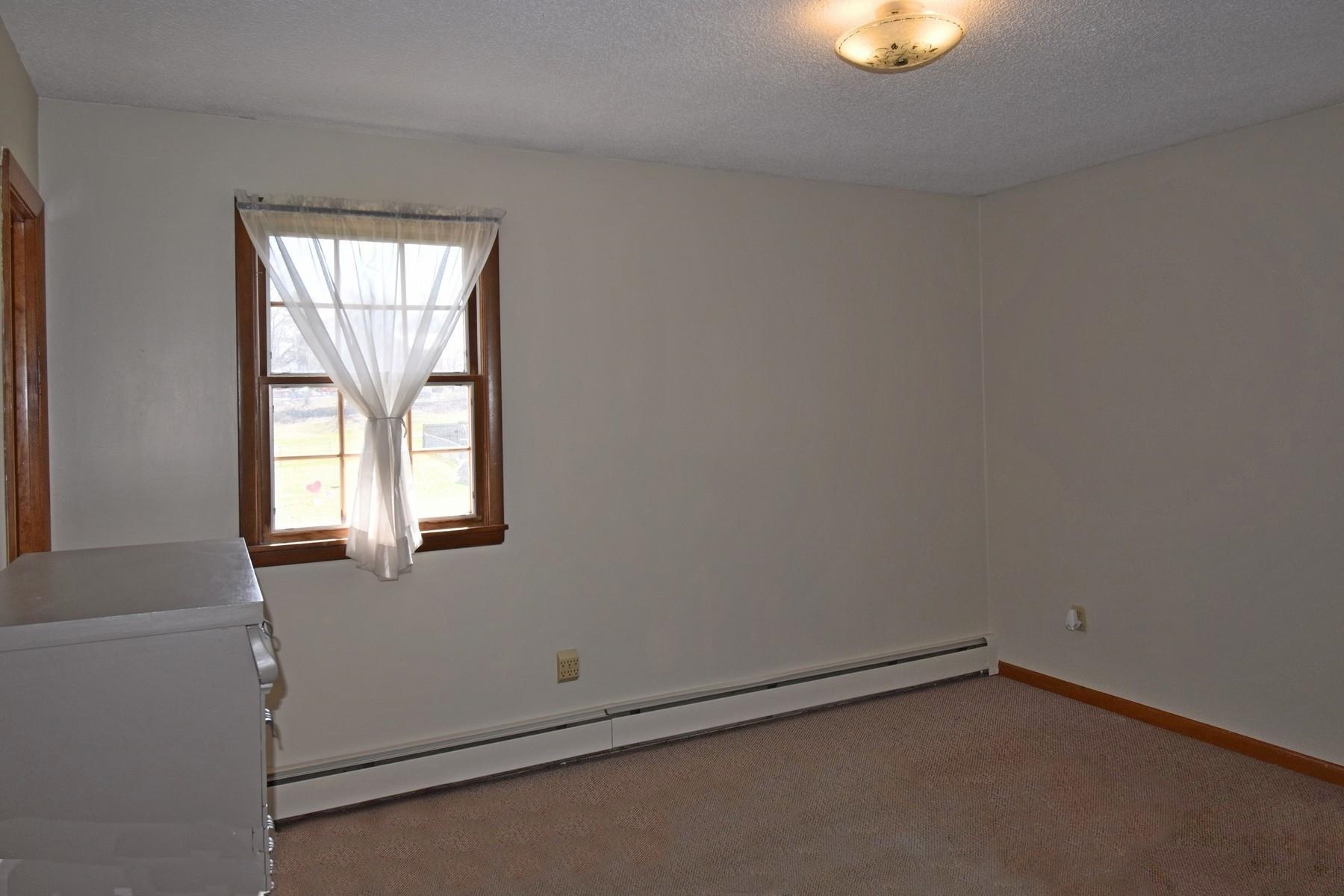 28 Randall Park Road Pittsford, VT 05763 - Photo 19 of 40