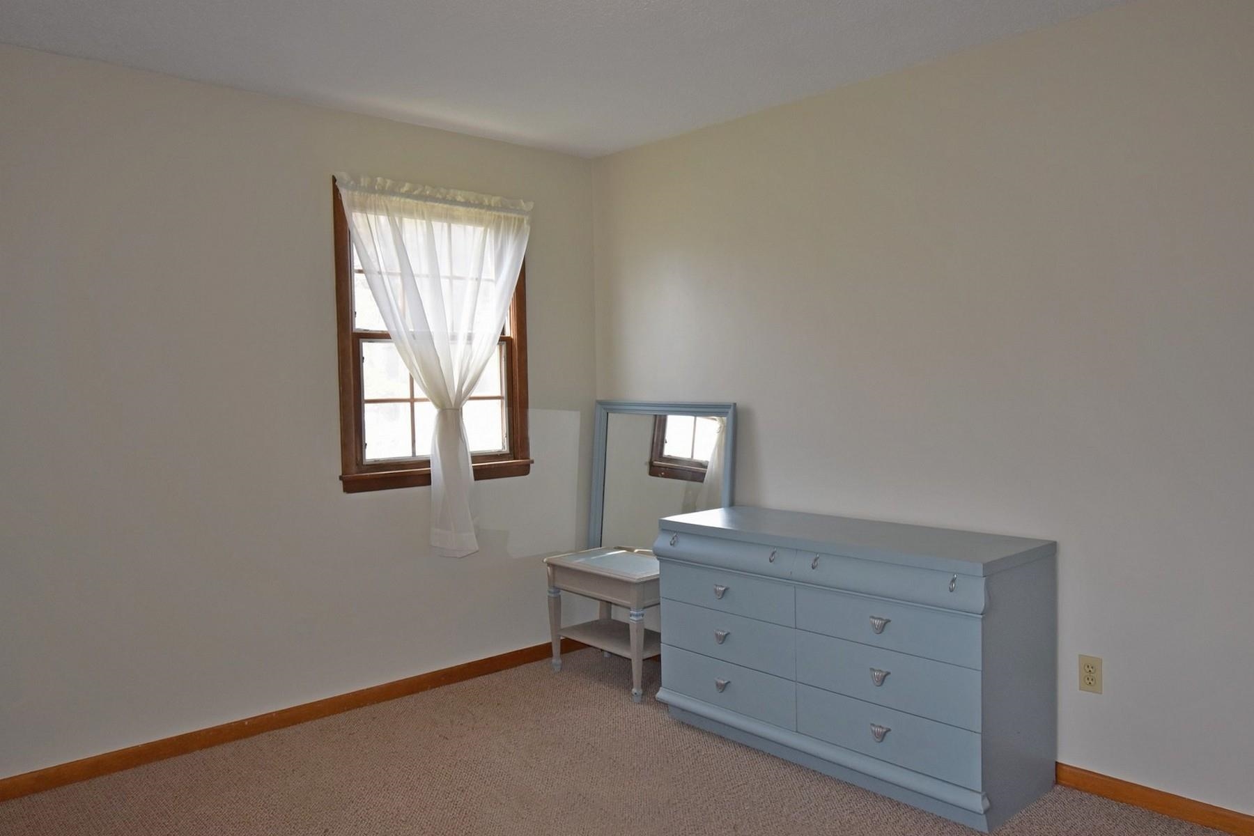 28 Randall Park Road Pittsford, VT 05763 - Photo 22 of 40