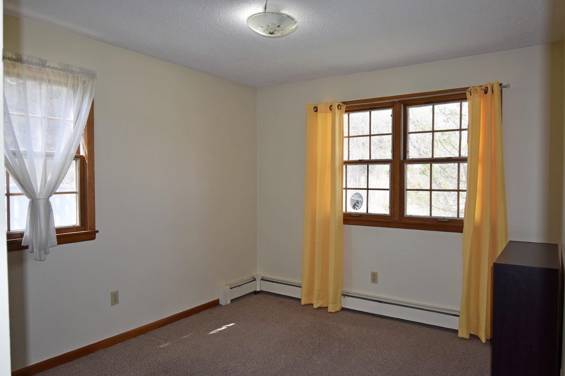 28 Randall Park Road Pittsford, VT 05763 - Photo 24 of 40