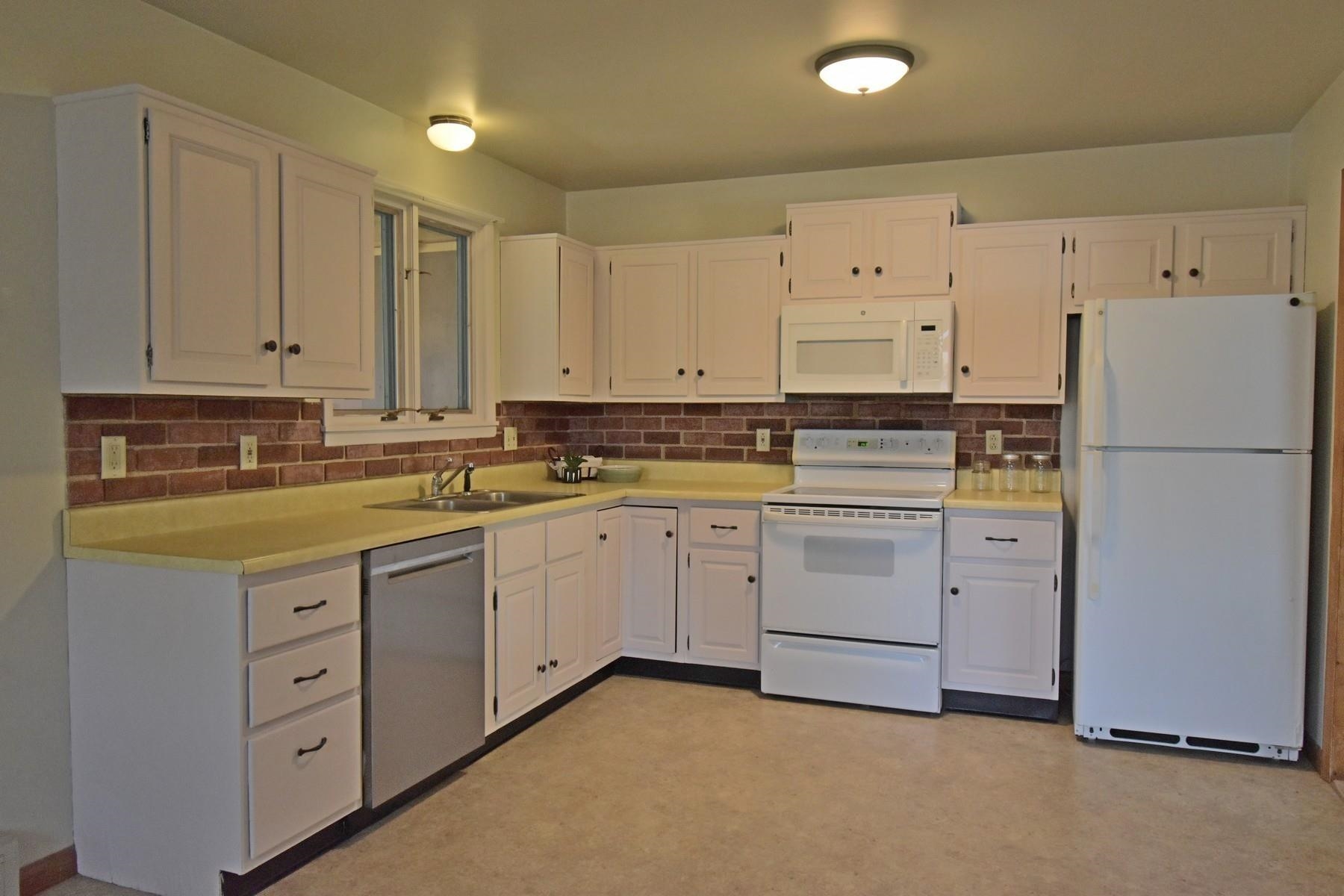 28 Randall Park Road Pittsford, VT 05763 - Photo 5 of 40