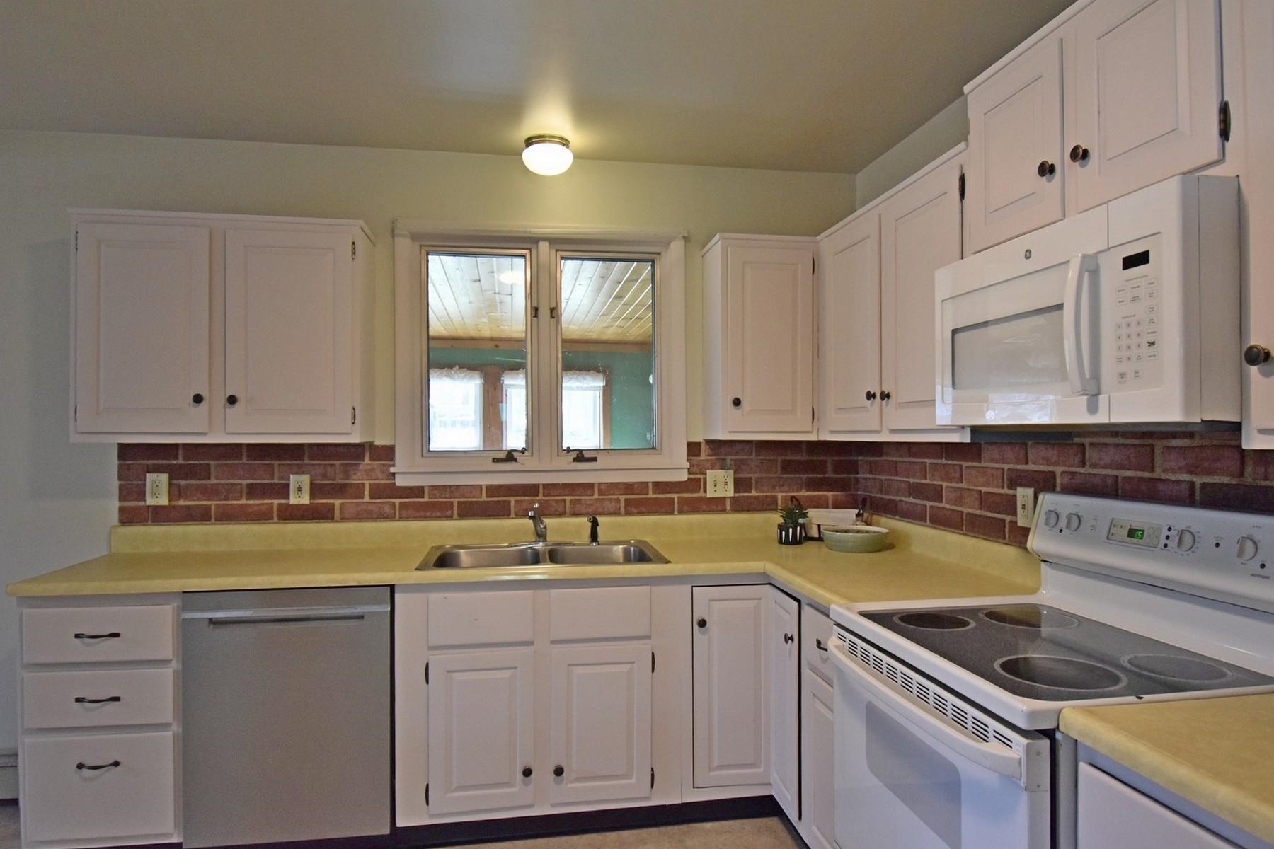 28 Randall Park Road Pittsford, VT 05763 - Photo 6 of 40