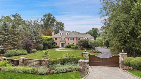$3,595,000 | 8 Ridgeview Circle, Armonk, NY 10504
