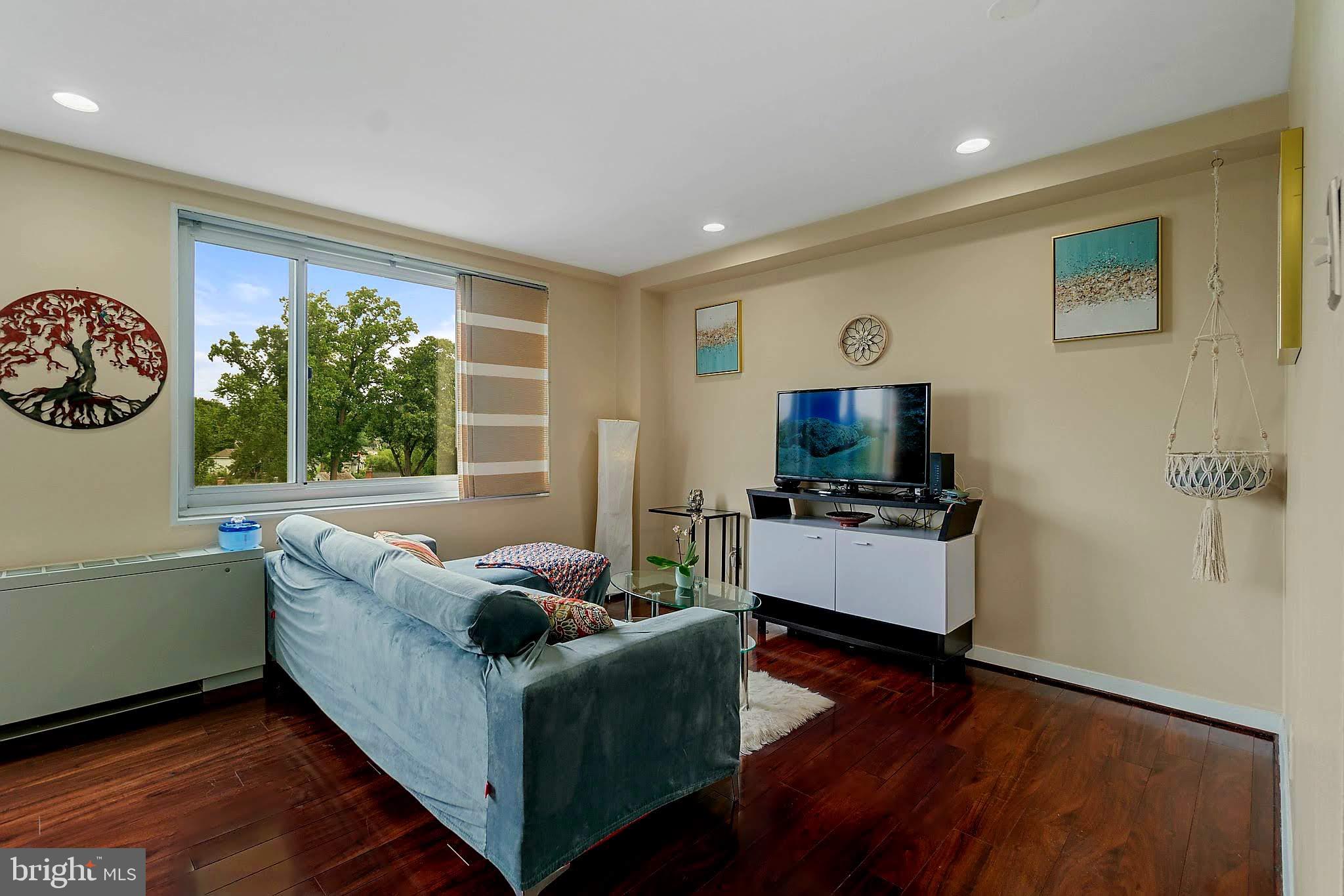 1900 Lyttonsville Road, Unit 903 Silver Spring, MD 20910 - Photo 13 of 34 Gallery Image 13