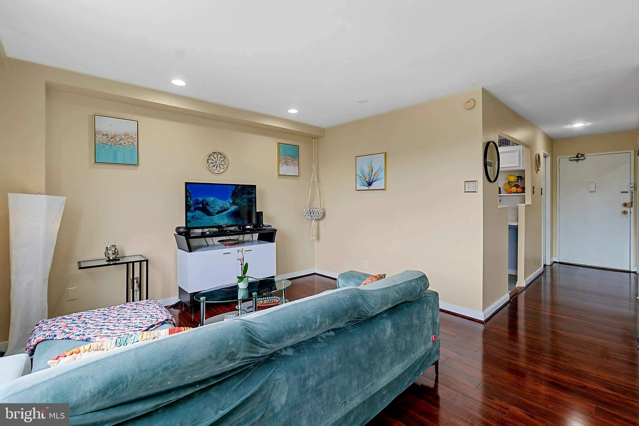 1900 Lyttonsville Road, Unit 903 Silver Spring, MD 20910 - Photo 14 of 34 Gallery Image 14