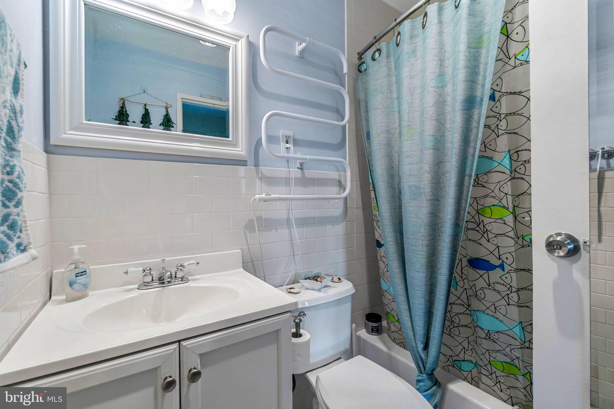 1900 Lyttonsville Road, Unit 903 Silver Spring, MD 20910 - Photo 20 of 34 Gallery Image 20