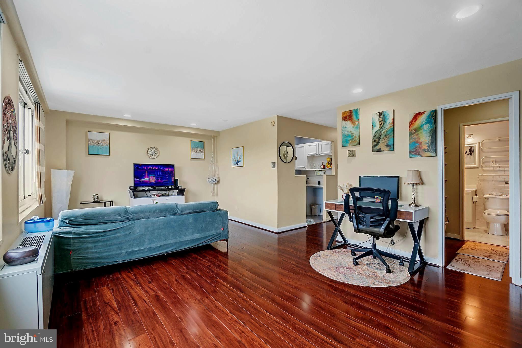 1900 Lyttonsville Road, Unit 903 Silver Spring, MD 20910 - Photo 26 of 34 Gallery Image 26