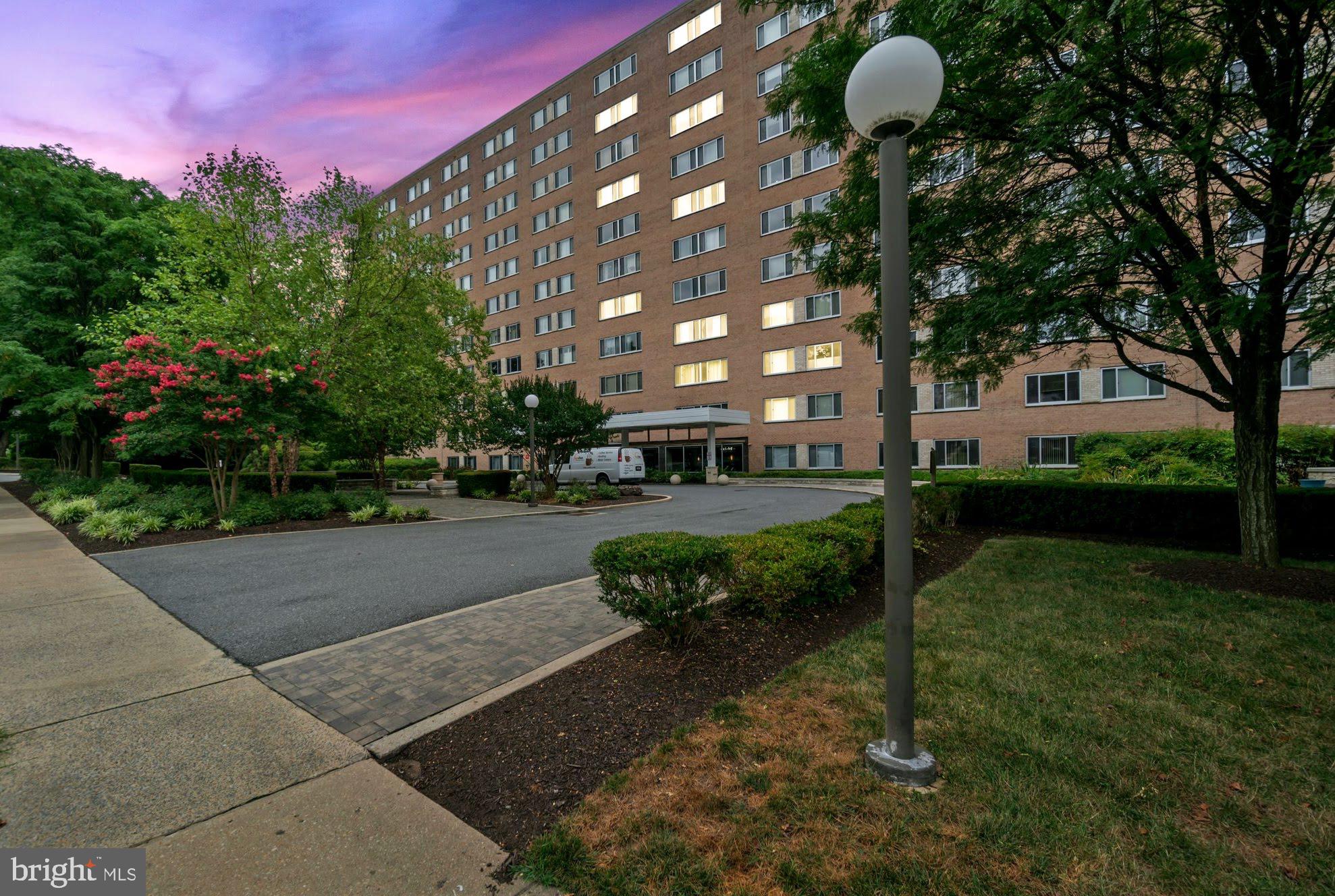 1900 Lyttonsville Road, Unit 903 Silver Spring, MD 20910 - Photo 3 of 34 Gallery Image 3