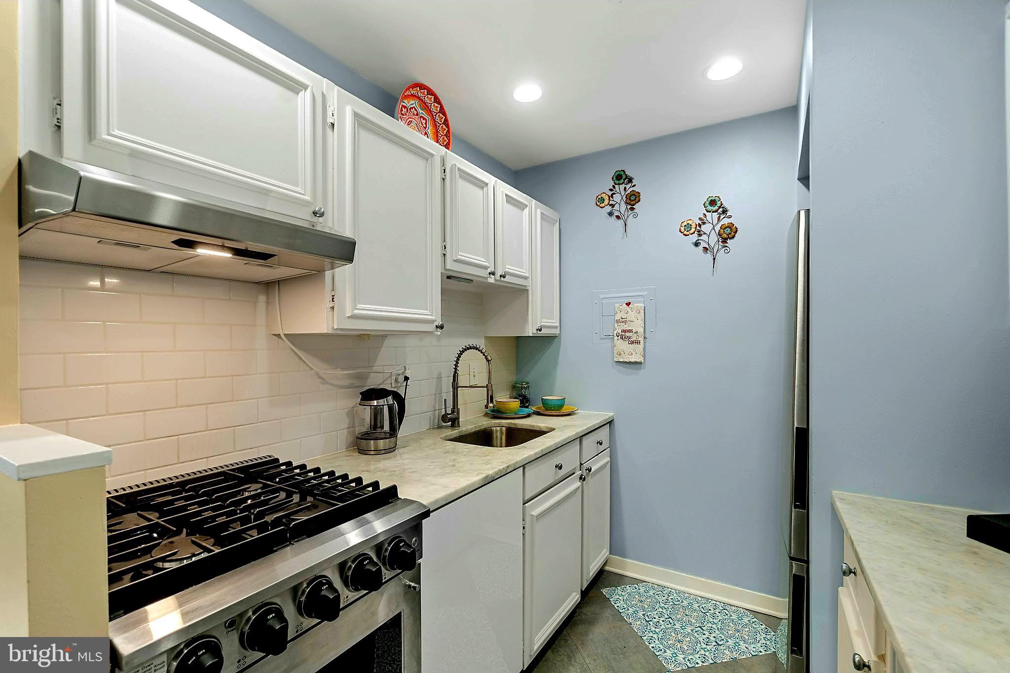 1900 Lyttonsville Road, Unit 903 Silver Spring, MD 20910 - Photo 9 of 34 Gallery Image 9