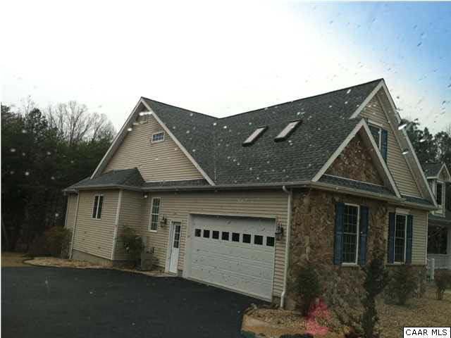 283 Taylor Ridge Way Palmyra, VA 22963 - Photo 3 of 3 side showing 2 car garage