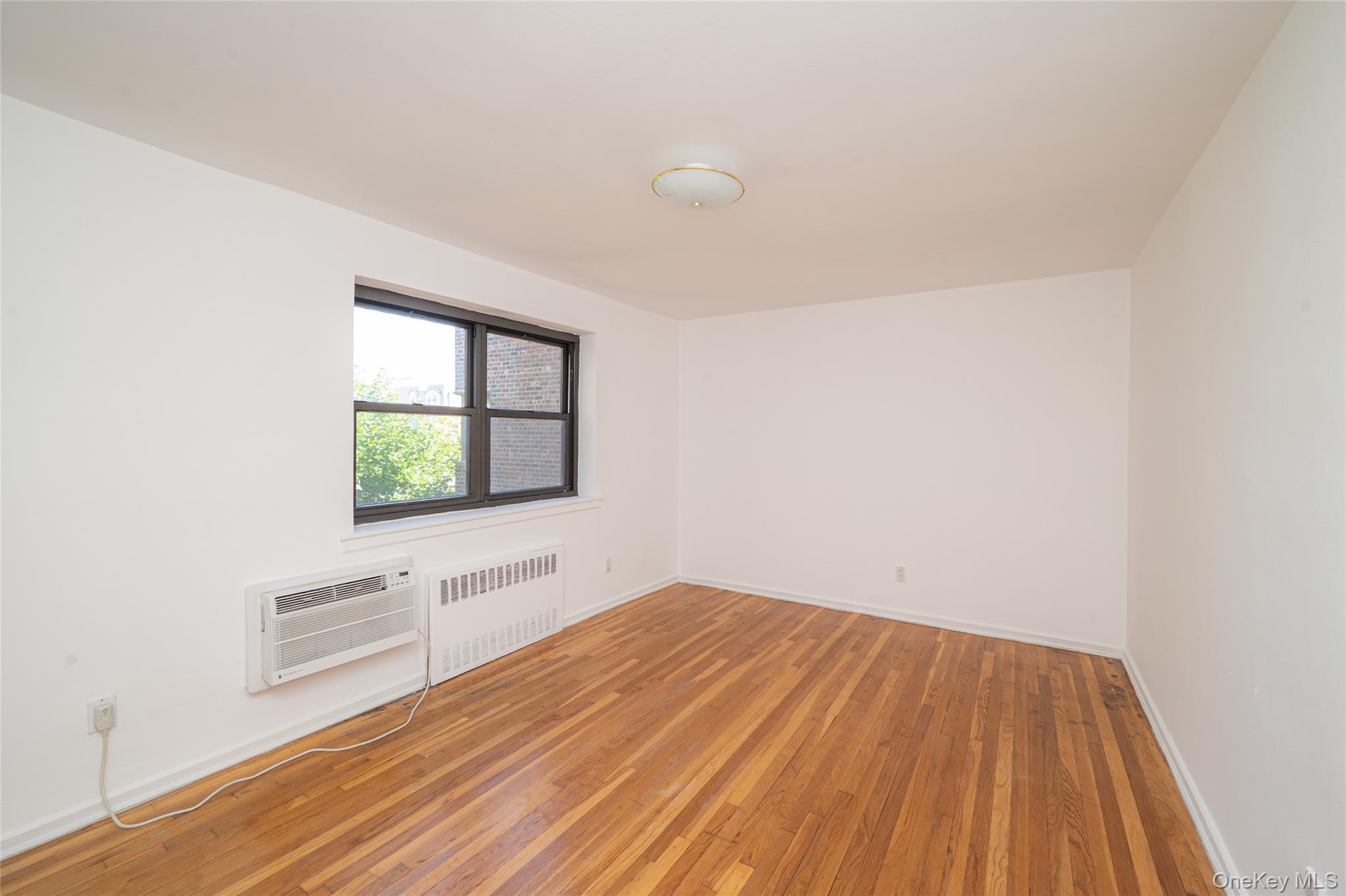 50 Brompton Road, Unit 3H Great Neck, NY 11021 - Photo 21 of 28