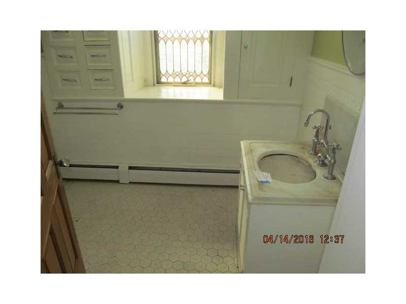 521 South Main Street Woonsocket, RI 02895 - Photo 17 of 21 Bathroom.