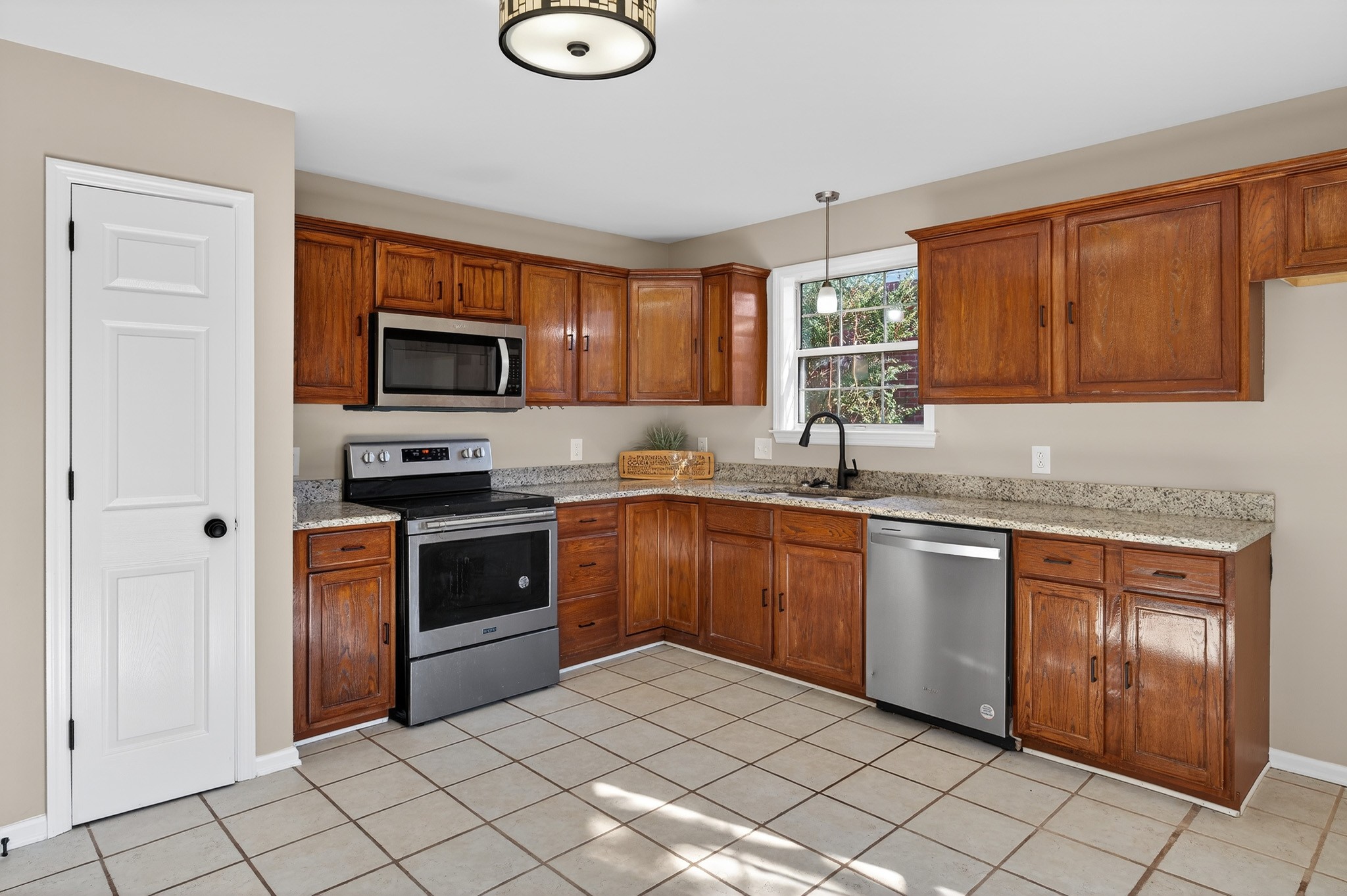 6356 Paddington Way Antioch, TN 37013 - Photo 8 of 24