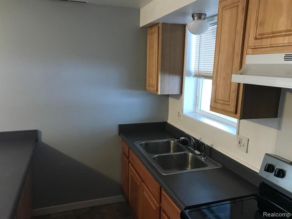 1648 Haslett Road East Lansing, MI 48823 - Photo 22 of 25