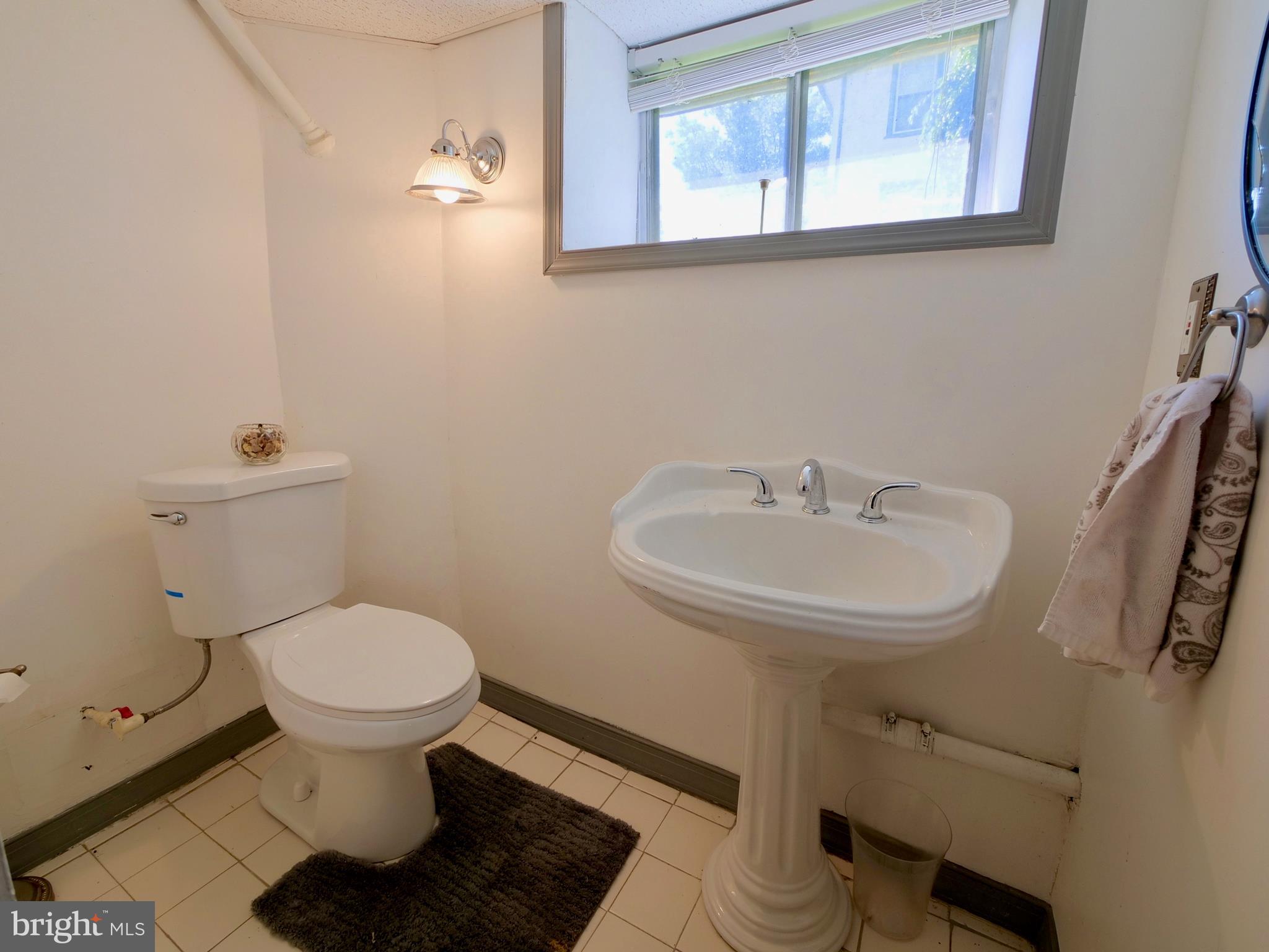 516 Rutledge Avenue Folsom, PA 19033 - Photo 21 of 28 Basement Power Room