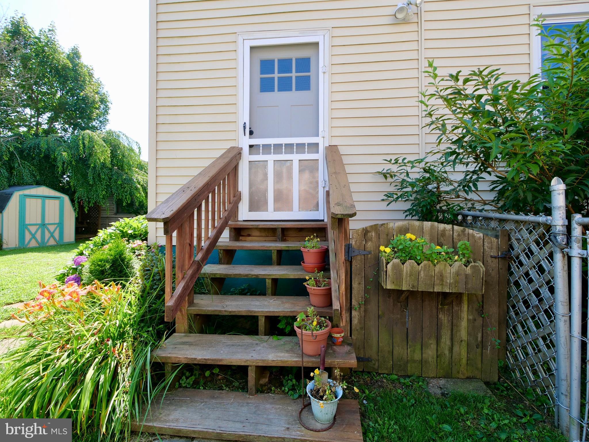 516 Rutledge Avenue Folsom, PA 19033 - Photo 23 of 28 Back yard