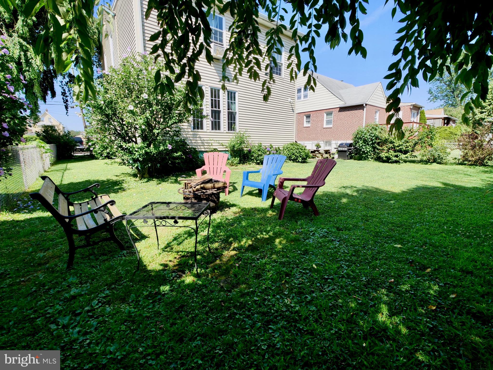 516 Rutledge Avenue Folsom, PA 19033 - Photo 24 of 28 Entertaining Space