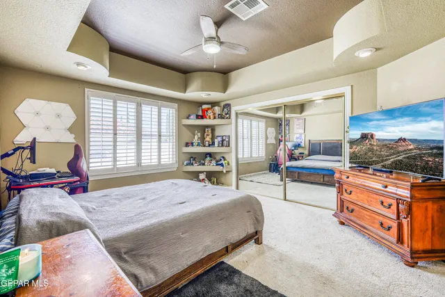 a view of entryway and hall