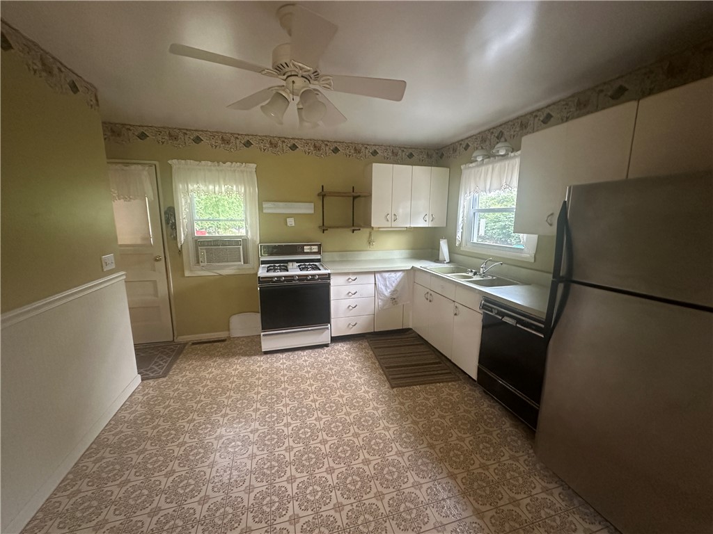 69 Faircrest Road Henrietta, NY 14623 - Photo 3 of 20