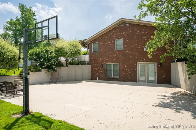 $549,900 | 8641 South 850 West, Nabb, IN 47147