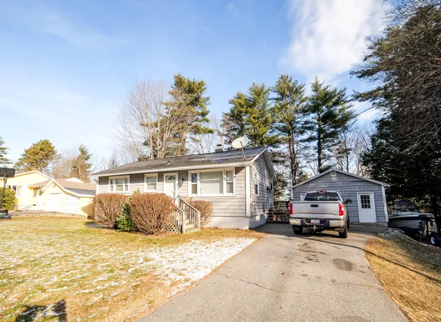 $275,000 | 8 Roberta Street, Farmingdale, ME 04344