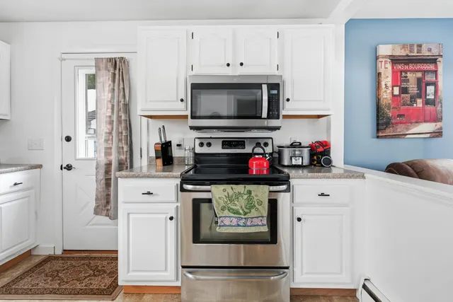 $275,000 | 8 Roberta Street, Farmingdale, ME 04344