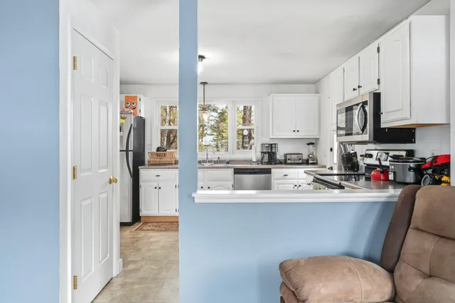 $275,000 | 8 Roberta Street, Farmingdale, ME 04344