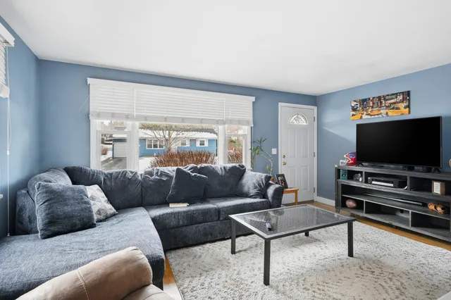 $275,000 | 8 Roberta Street, Farmingdale, ME 04344