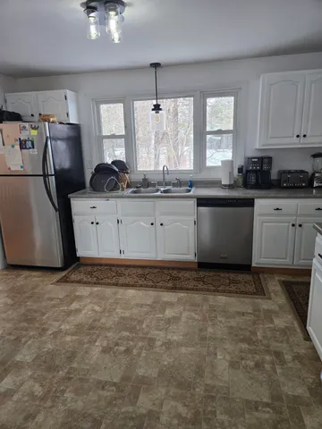 $275,000 | 8 Roberta Street, Farmingdale, ME 04344