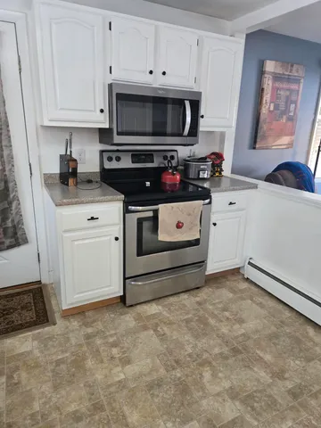 $275,000 | 8 Roberta Street, Farmingdale, ME 04344