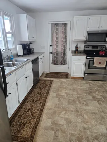 $275,000 | 8 Roberta Street, Farmingdale, ME 04344